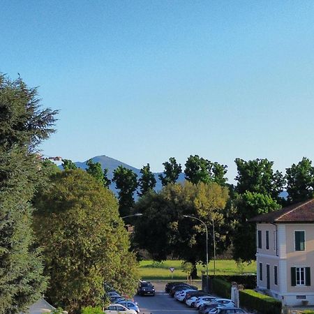Villa Rosa Antica Лука Екстериор снимка