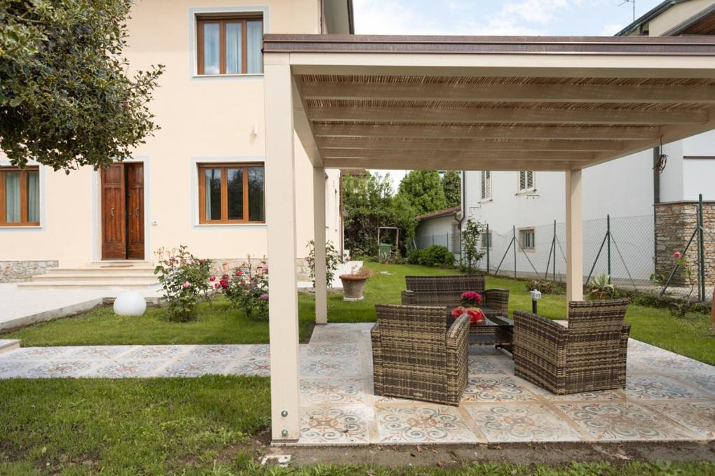 Villa Rosa Antica Лука Екстериор снимка