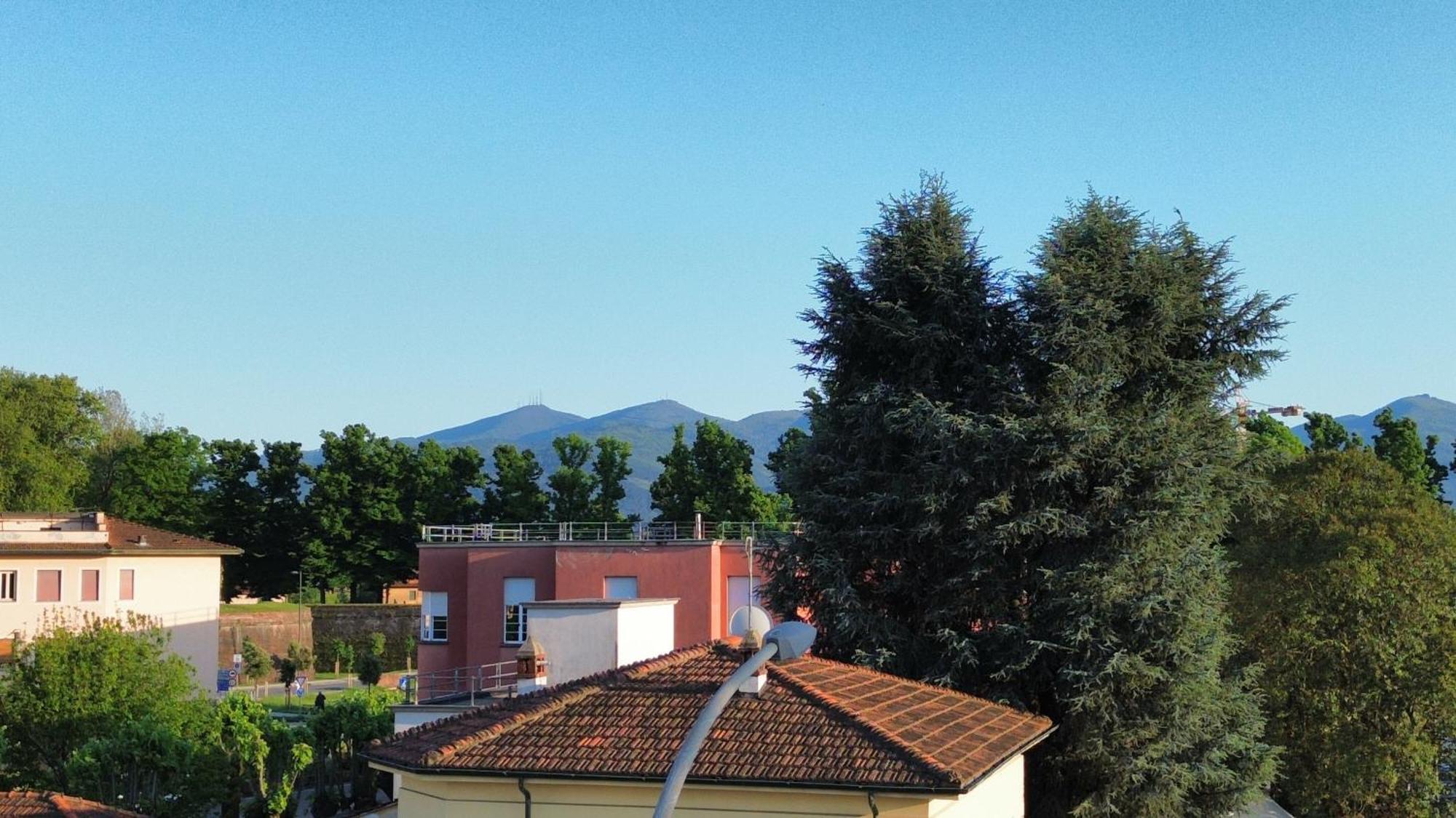 Villa Rosa Antica Лука Екстериор снимка