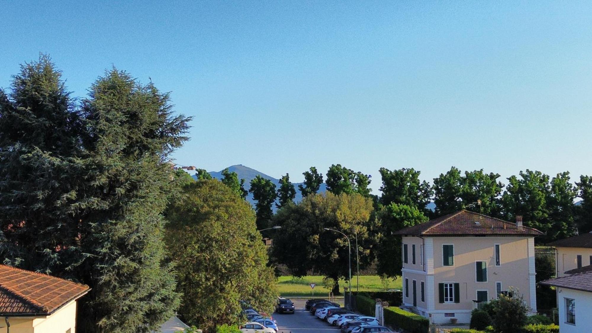 Villa Rosa Antica Лука Екстериор снимка